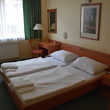 Bed and Breakfast Paprika Panzió Hegyeshalom Exterior foto