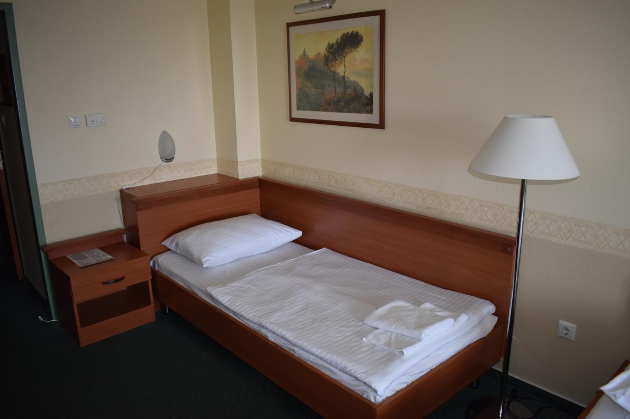 Bed and Breakfast Paprika Panzió Hegyeshalom Exterior foto