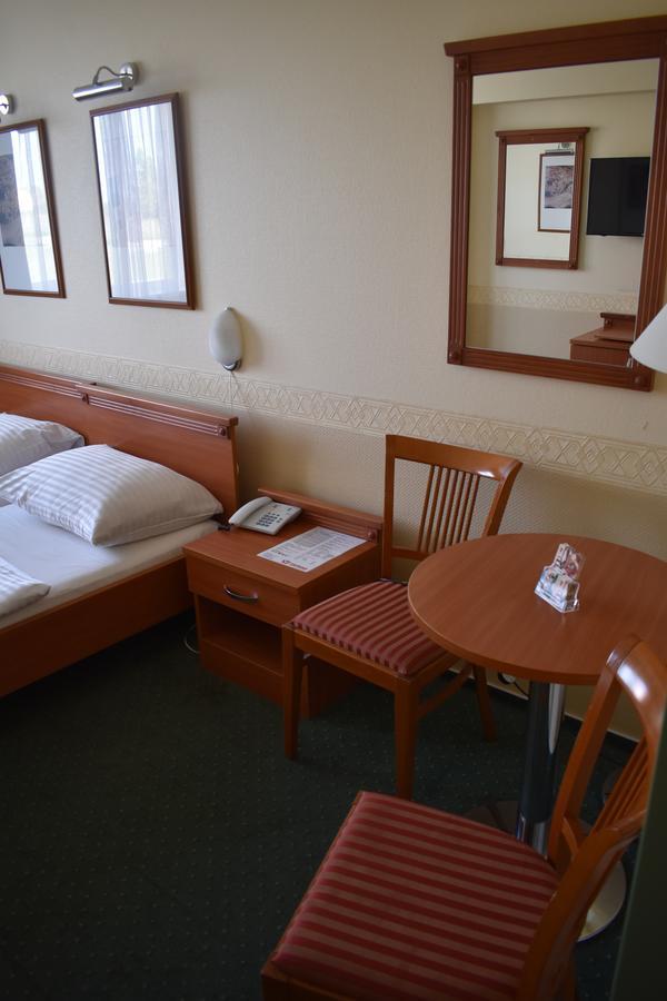 Bed and Breakfast Paprika Panzió Hegyeshalom Exterior foto