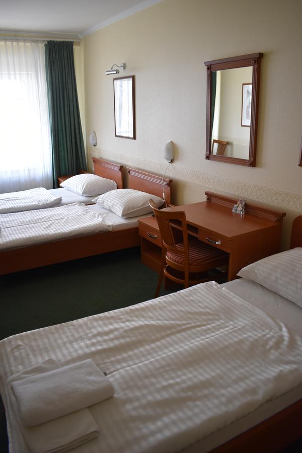Bed and Breakfast Paprika Panzió Hegyeshalom Exterior foto